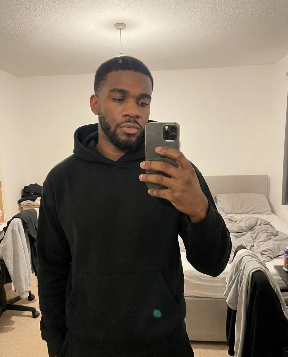 Erik, 24: original everyday dating photo before AuraMax